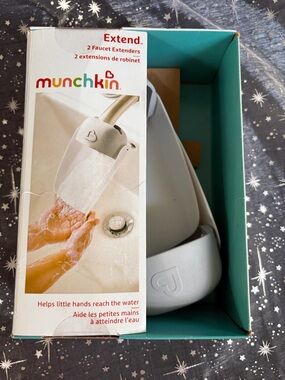 Munchkin Faucet Extender in White